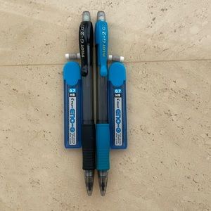 Pilot mechanical pencil and lead (0.7mm) set- 1 black, 1 blue WITH FREE GIFTS